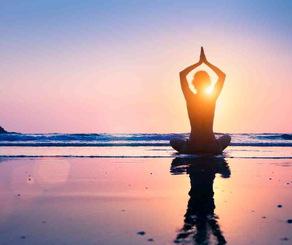 10 Lines on International Yoga Day अंतर्राष्ट्रीय योग दिवस पर १० पंक्तियाँ हिंदी में